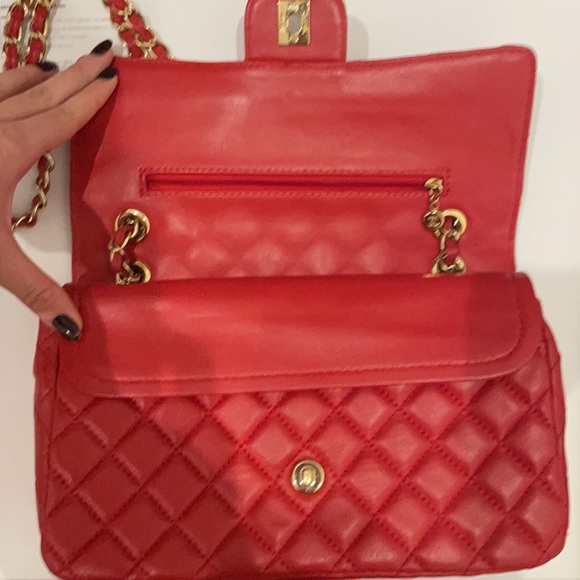 Red Chanel bag - Picture 3 of 5